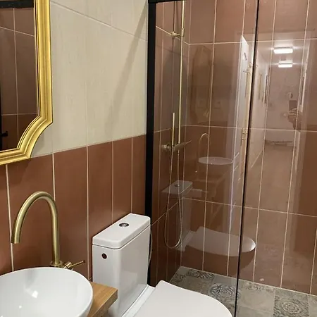 Superbe Logement 6 Chambres Doubles Neuf - Proche Centre Ville