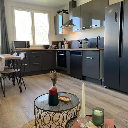 Superbe Logement 6 Chambres Doubles Neuf - Proche Centre Ville Apartment